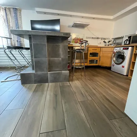 شقة Ferien-monteur-wohnung Am Bach Im Gruenen Mit 3 Schlafzimmer *
