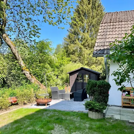 Ferien-monteur-wohnung Am Bach Im Gruenen Mit 3 Schlafzimmer * Hemer