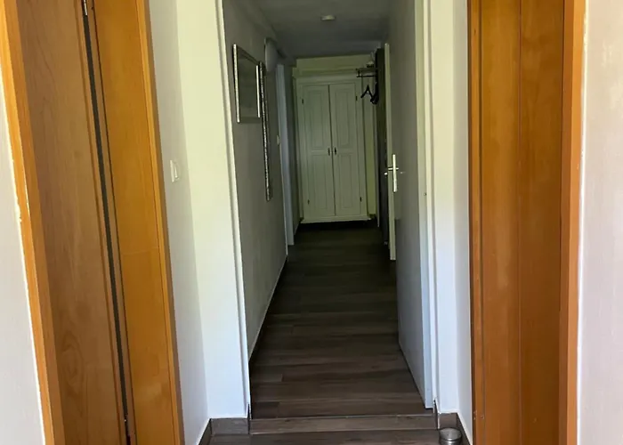 Ferien-monteur-wohnung Am Bach Im Gruenen Mit 3 Schlafzimmer